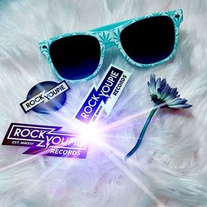 Baby blue sunglasses with white hemp leafs